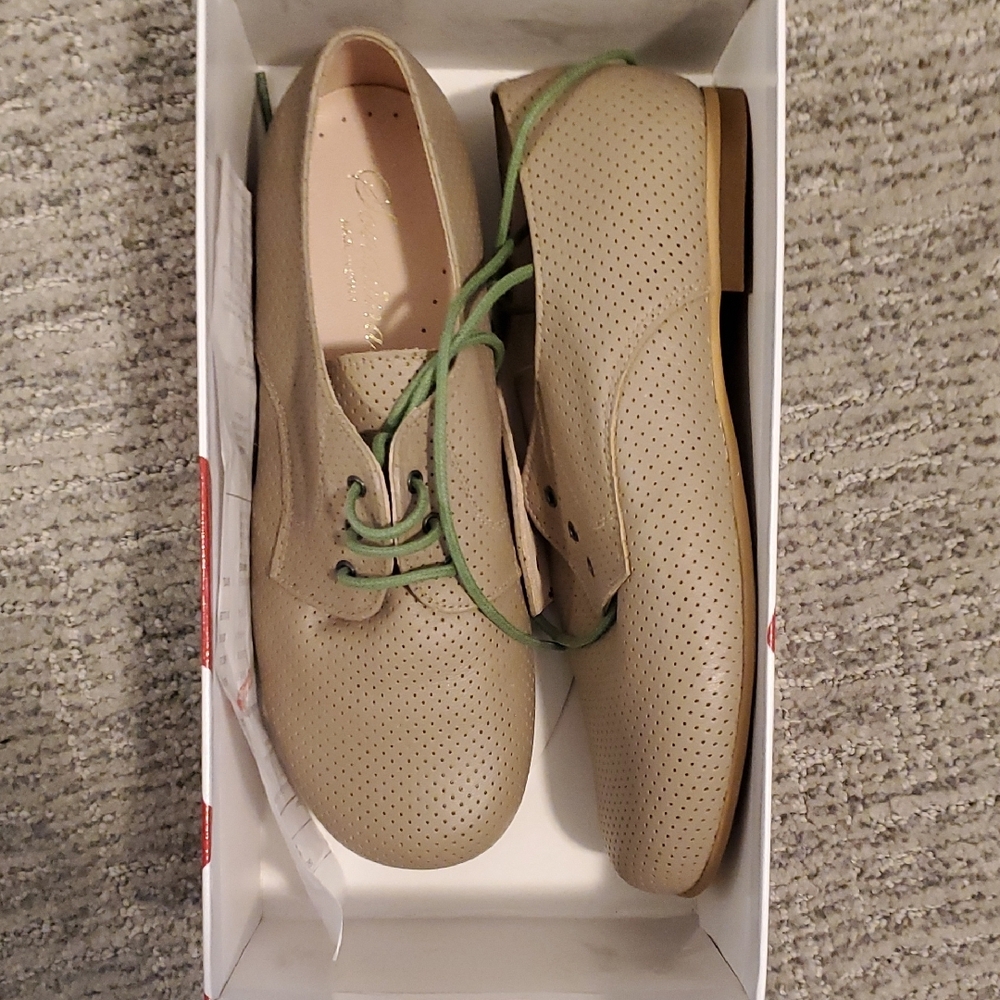 Beige Perforated Lace-Up Oxfords with Green Laces